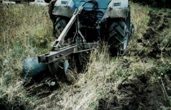 Лісовий плуг ПЛ-75-15М до трактора для нерозкорчованих вирубок!