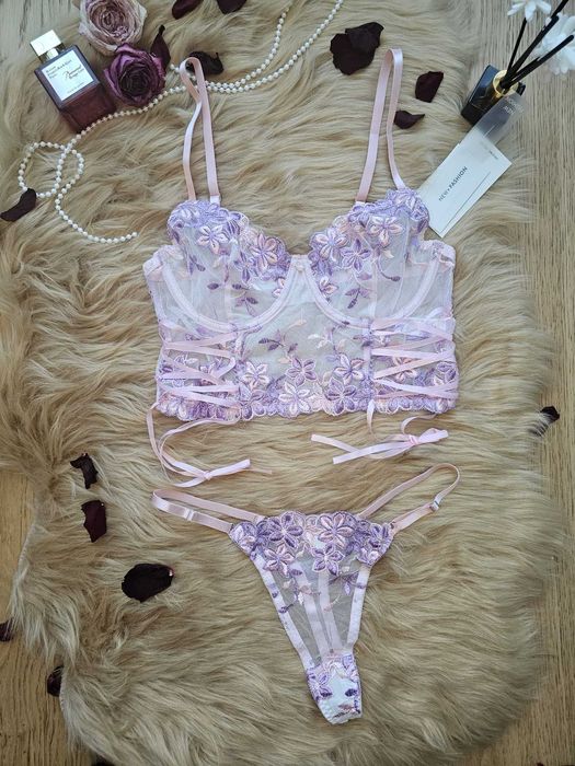 Seksowny komplet gorsetowy top kwiaty stringi M
