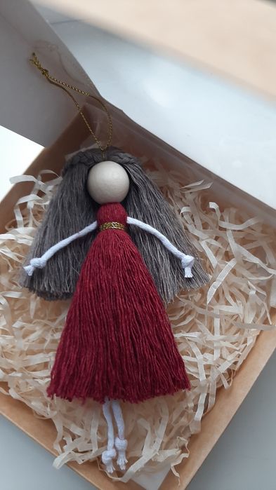 Лялька в техніці макраме