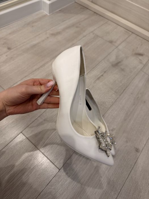 Туфлі лодочки білі