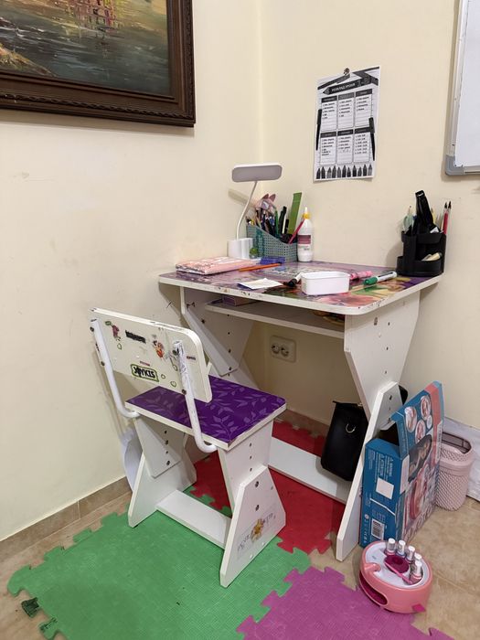 Стол и стул письмовий