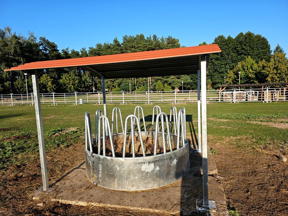 Pasnik 12 stanowiskowy mocny 165 kg na bele dla bydła, karmnik kosz