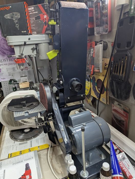 Всі деталі по телефону, я не є власником, мене попросили виставити.