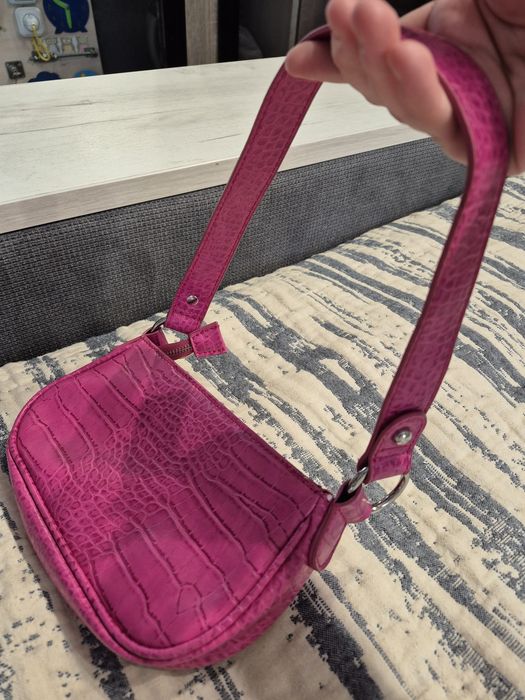 Сумочка asos рожева малинова