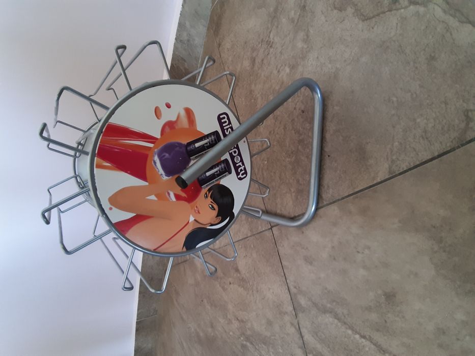 Okazyjnie sprzedam Karuzele na lakiery do paznokci