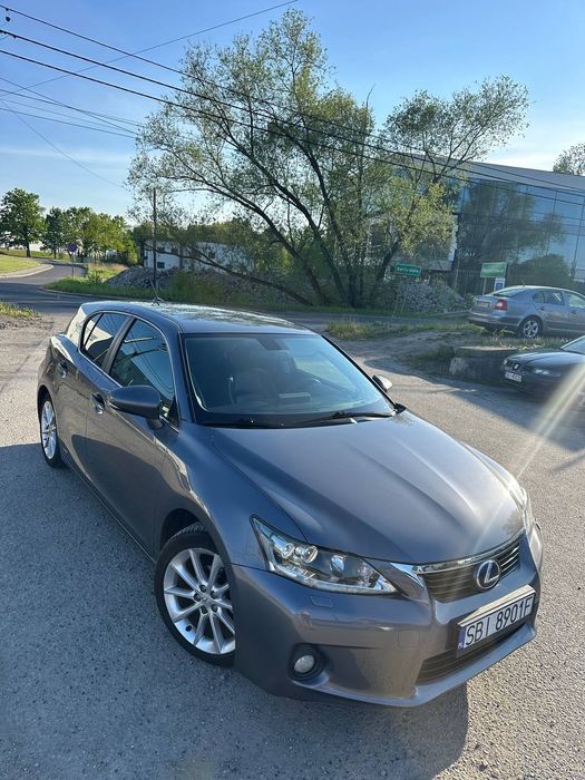 Lexus ct200h hybrid