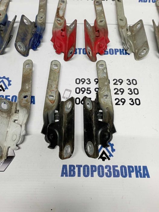 Петлі капота Renault Dacia Logan Sandero