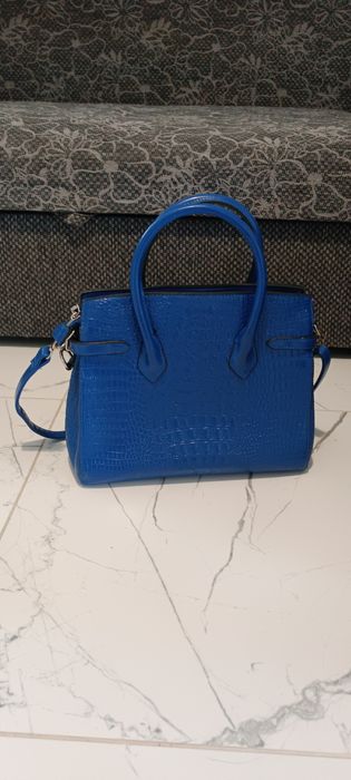 Продам очень красивую и яркую сумку