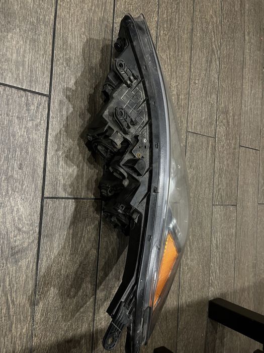 Передня права фара Kia Forte (Cerato) 3 YD