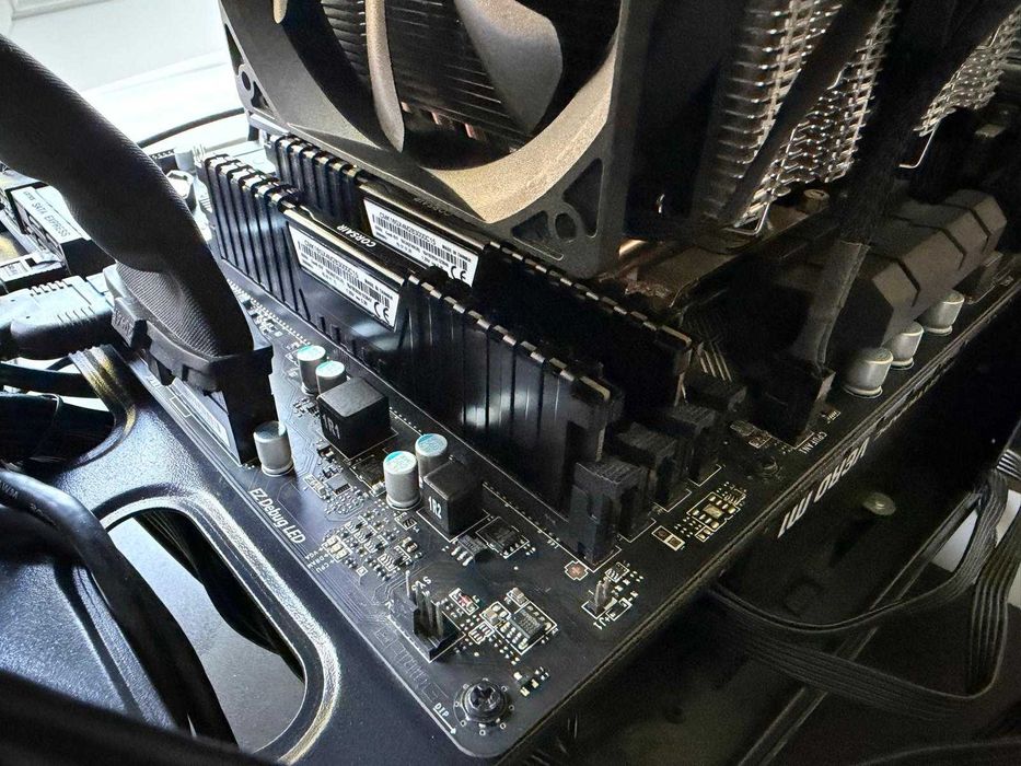 Komputer Gamingowy Cube | GTX 1070 8GB | i5-6600K | 16GB RAM | SSD | Win 11 Pro