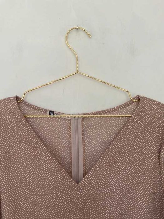 Beżowa sukienka maxi 48 4XL w kropki plus size elegancka szyta na miar