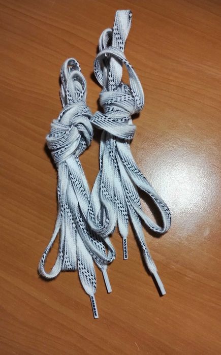 Sznurówki do łyżew lub rolek długość 270cm Mission.