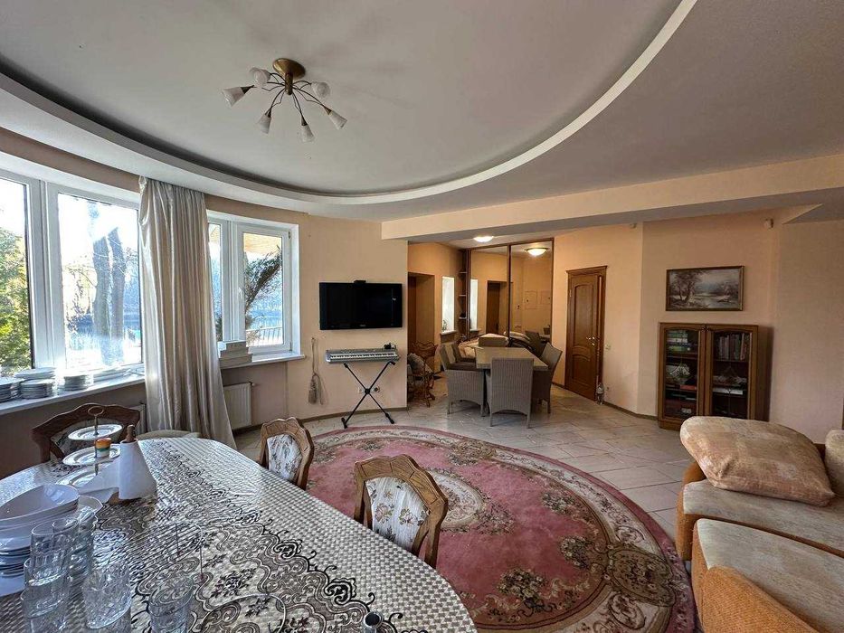 Здам шикарний будинок в Орловщині.