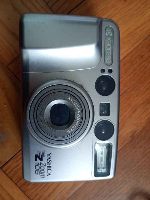 Плівковий фотоапарат Kyocera yashica zoom ez 105