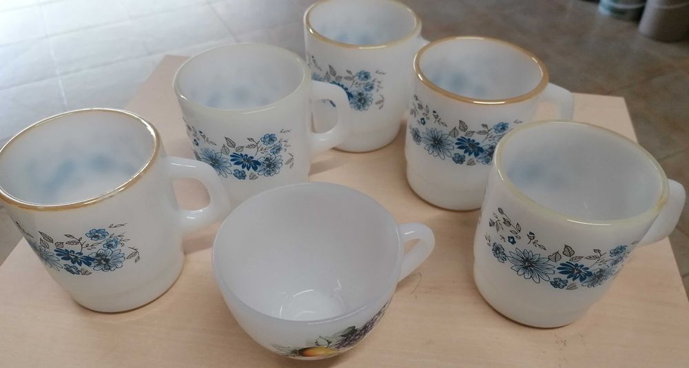 Canecas /chávena tipo pirex, lote por 5€