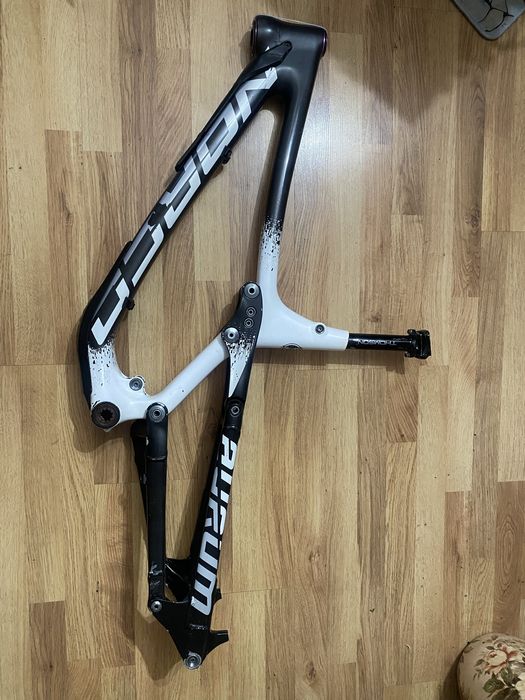 Rama dh Norco aurum  2016 rozmiar m/l ( yt tues demo 8 ns fuzz trek )