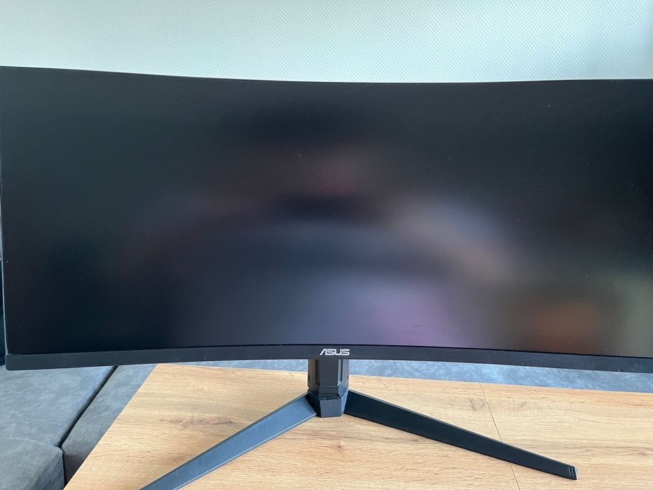 Monitor ASUS TUF Gaming  165Hz – stan bardzo dobry