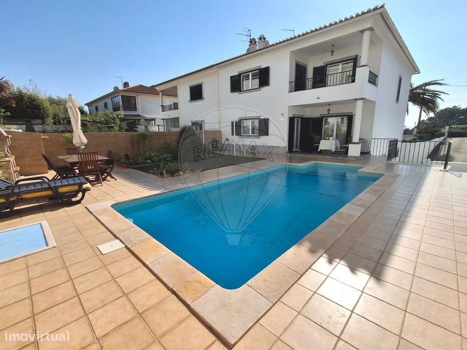 T4 Detached House for Sale
