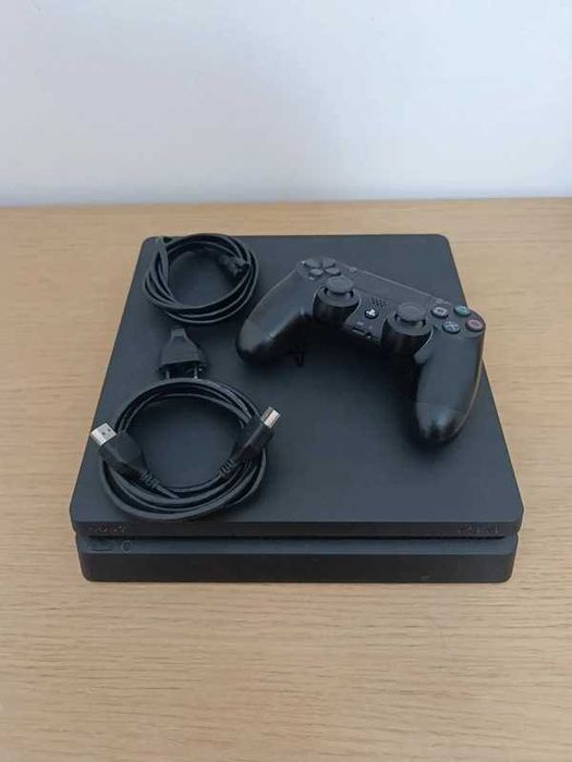 PS4 Slim 1TB com 2 comandos originais + jogo