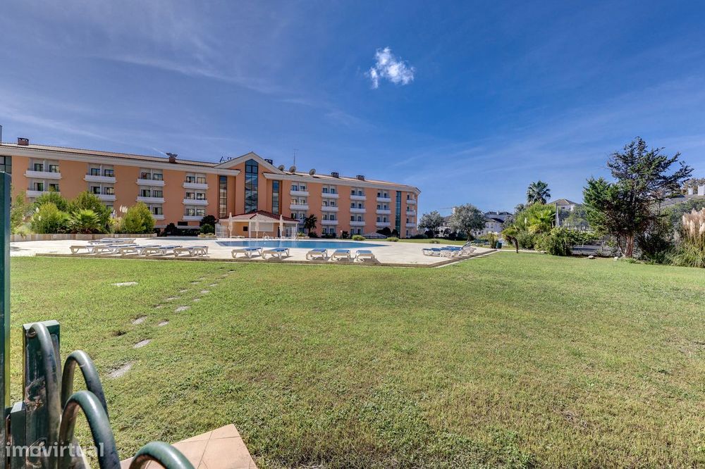 T3 no Condomínio Riviera com Piscina, Ginásio e 2 Parques junto à Prai