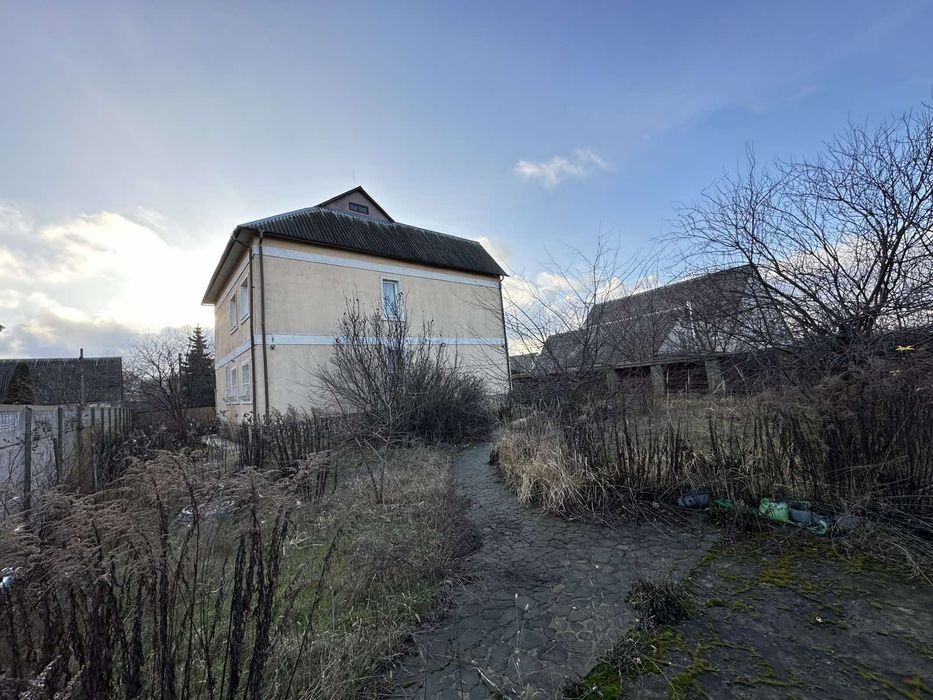 Продам будинок в Макарові.Срочно