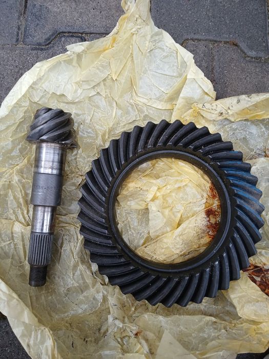 Головна пара Nissan patrol y 61