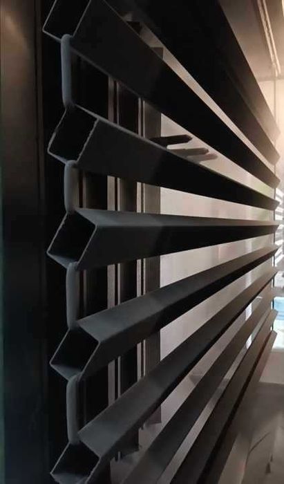 Słupek ogrodzeniowy do paneli 60x40 Ral 7016 grafit czarny zielony