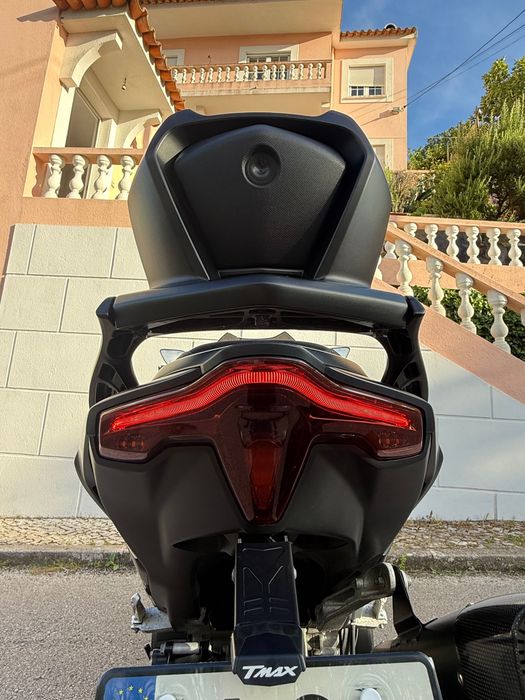 Yamaha tmax 560 tech-MAX  7100kms troca/retoma