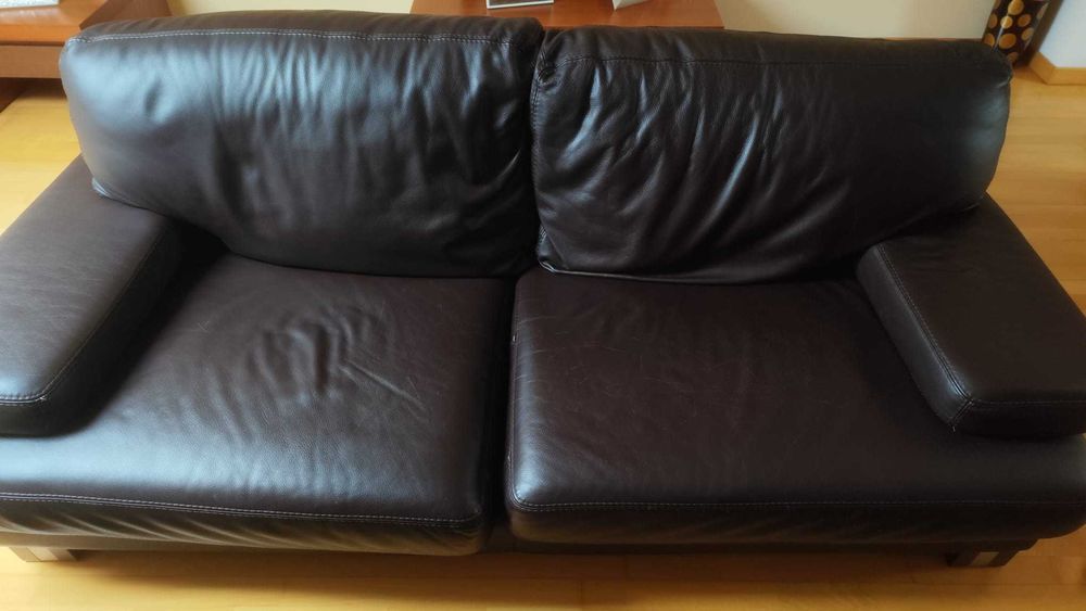 Sofás em Pele em ótimo estado