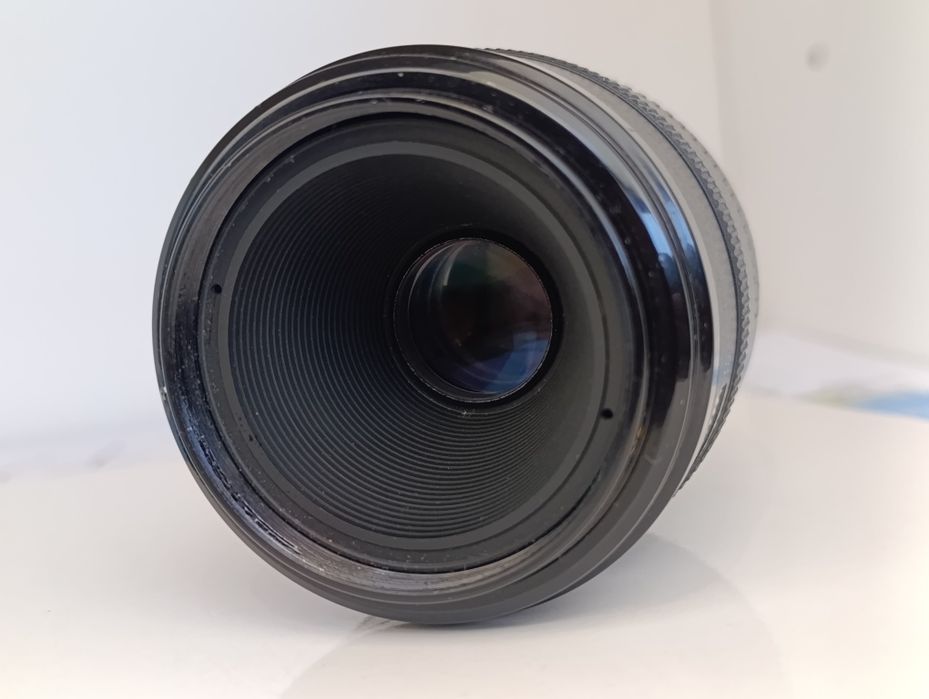 Canon EF 50mm f/2.5 Macro