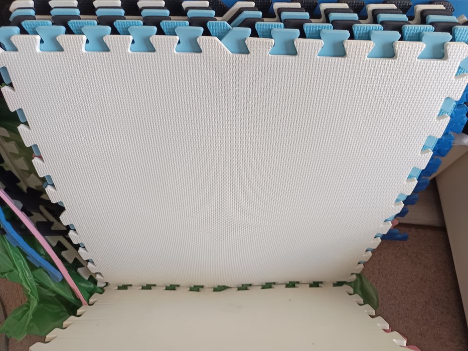 Mata dziecięca puzzle