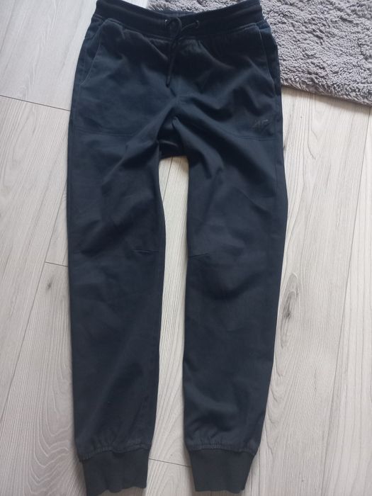 Spodnie chłopięce jogery 164 4f