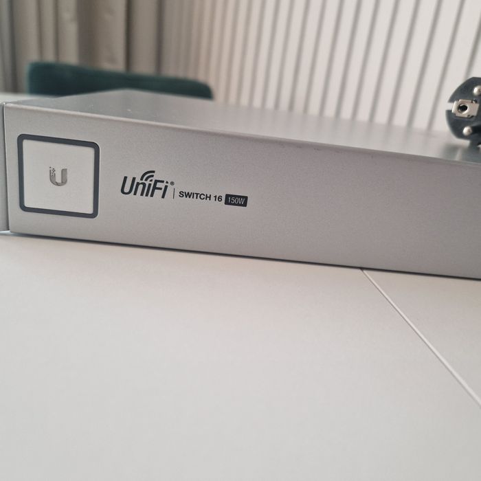 Switch Ubiquiti US 16 150W PoE