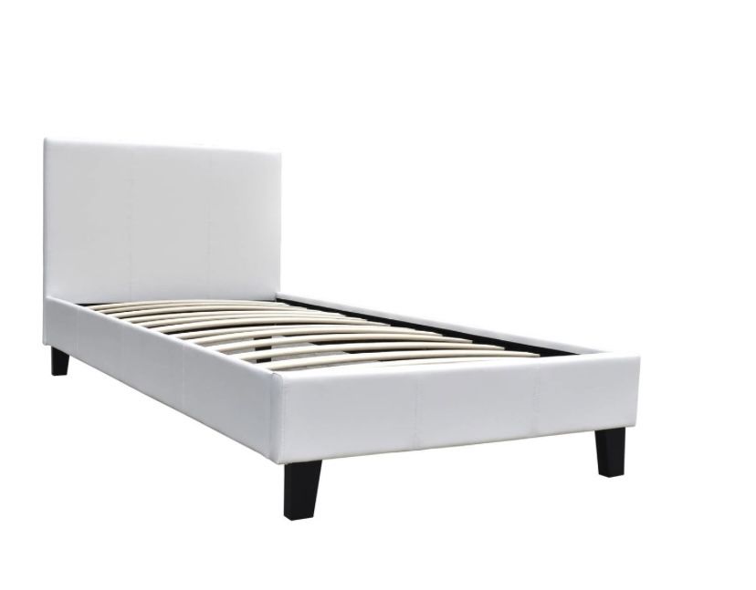 Cama /Estrado / Colchão