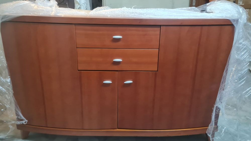 Móvel aparador cerejeira