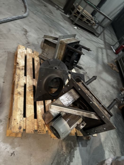 Sprzedaż wynajem wemaszyn suchego lodu czyszczenie suchym lodem usługi