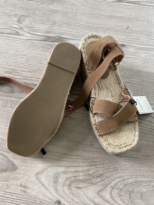 Nowe sandały na platformie reserved rozmiar 39 skórzane