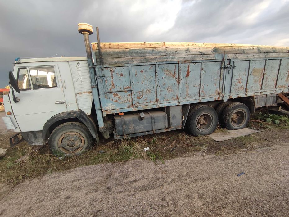 Камаз з причепом, або окремо двигун, КПП,