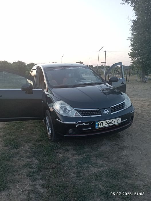 Продам Nissan Tiida 2007 год. Объем двигателя 1.6