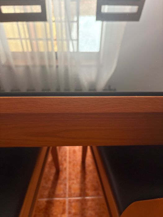 Mesa de jantar com cadeiras