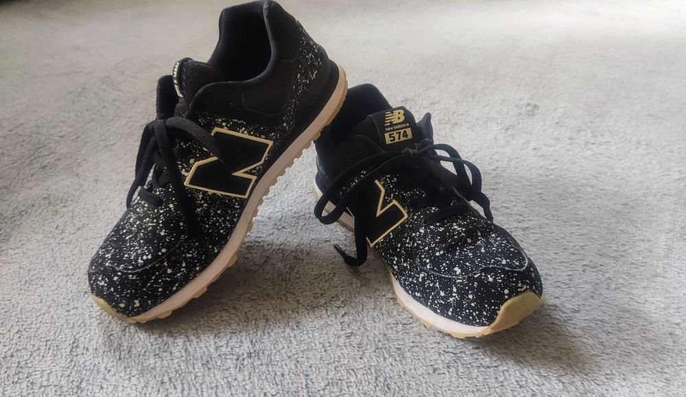 Czarne sneakersy New Balance 574 świecą w ciemności rozm 37.5