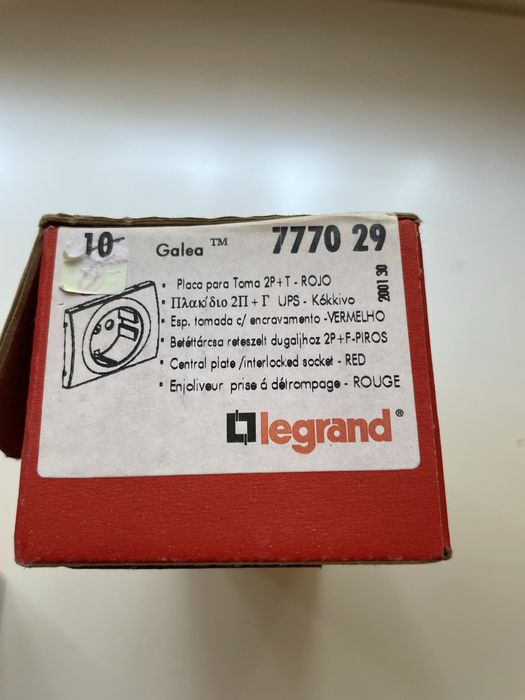 Legrand Galea - Tomada 2P+T c/ encravamento Vermelha64552777175427123
