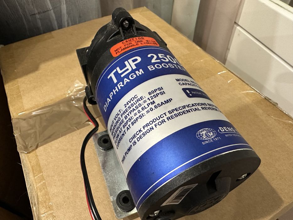 Насос ( помпа ) для воды , для осмоса, насос для воды