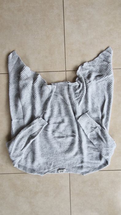 Sweter asymetryczny oversize szary