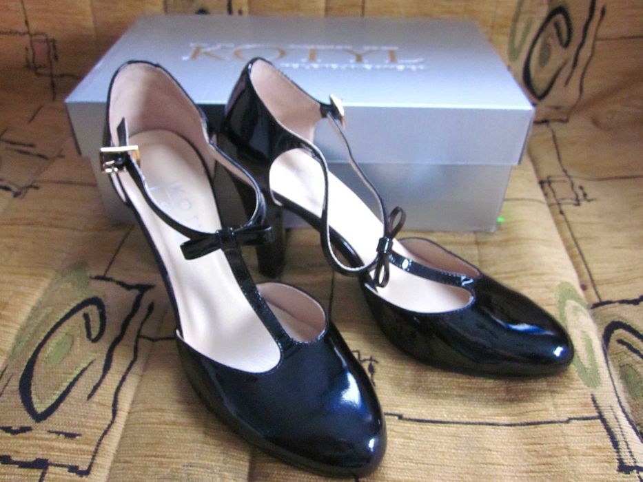 Buty na obcasie, sandały oraz zimowe