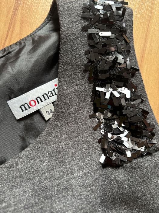 Elegancka sukienka  podkreslajaca figurę Monari