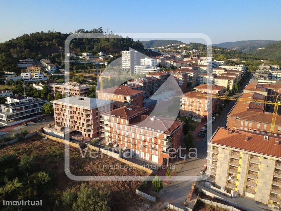 Apartamento T3 com 156 m², Terraço Amplo e Garagem | Santo António ...