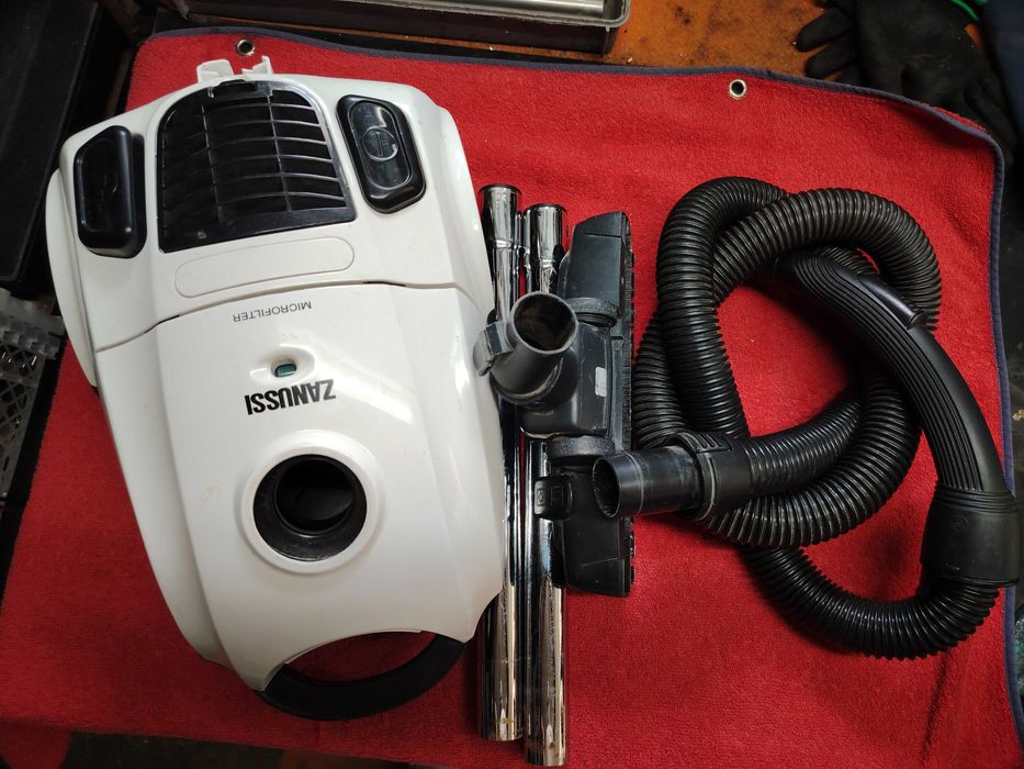 Aspirador Zanussi  1800W