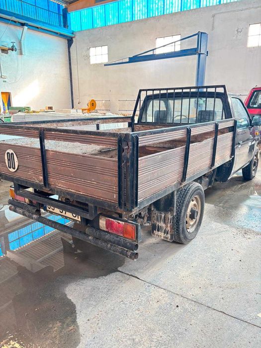 Ligeiro de mercadorias Nissan RGD 21