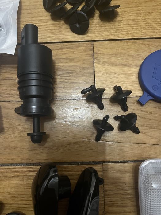 Насос омивача повторювач поворотів віто 638